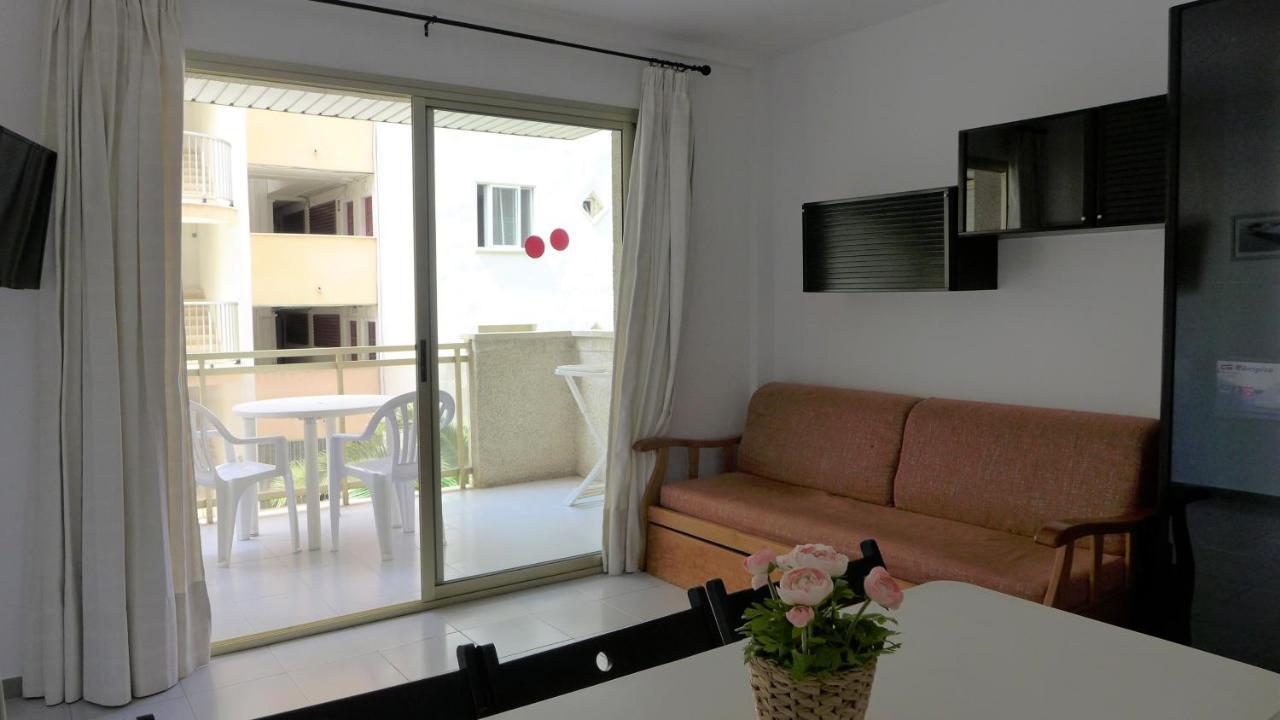 Apartamentos Amatista Салоу Екстериор снимка