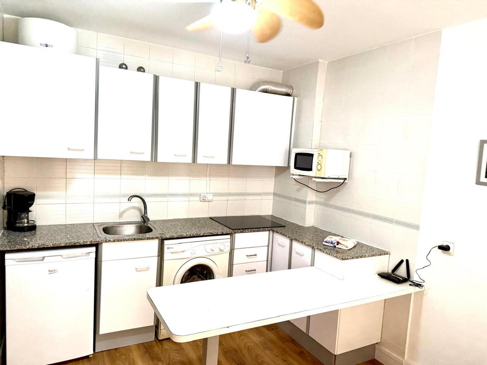 Apartamentos Amatista Салоу Екстериор снимка