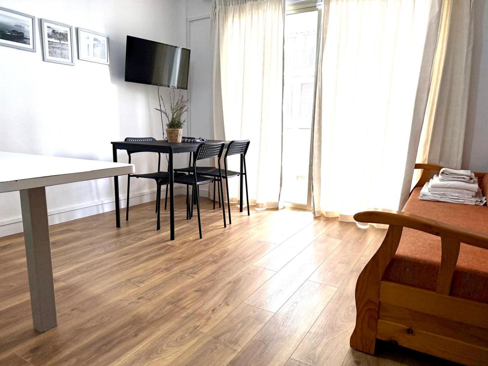 Apartamentos Amatista Салоу Екстериор снимка