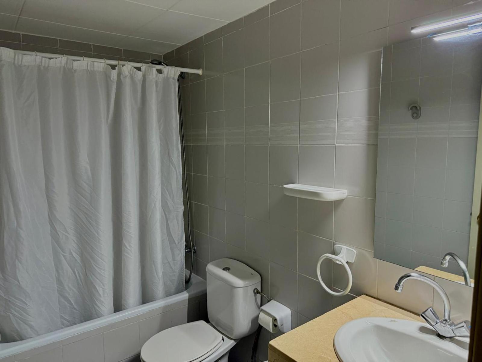 Apartamentos Amatista Салоу Екстериор снимка