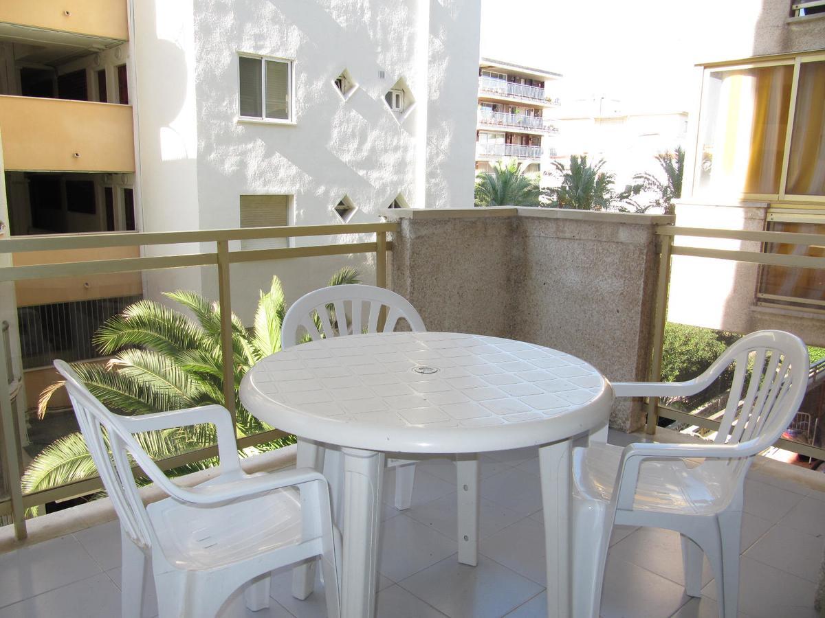 Apartamentos Amatista Салоу Екстериор снимка